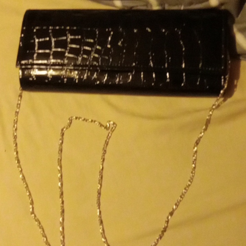 Ladies patten leather crossbody clutch nwt - Picture 7 of 9